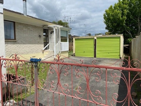 2/139 Gills Road, Half Moon Bay, Auckland