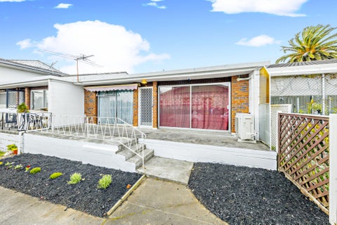 2/87 Station Road, Papatoetoe, Auckland