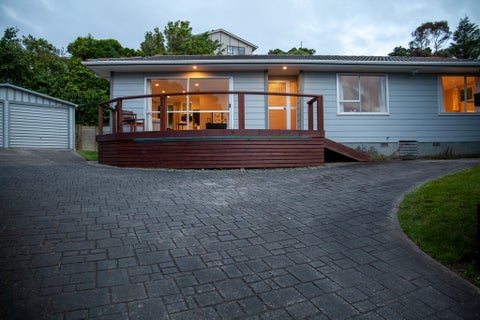 11 Guadeloupe Crescent, Grenada Village, Wellington