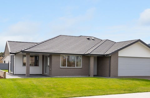 168 Karuhiruhi Street, Waikanae