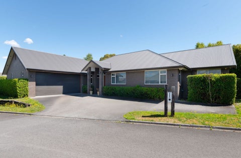 124 Saint James Drive, Huntington, Hamilton