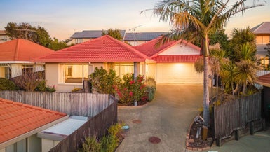 27 Gillett Place, Botany Downs, Auckland