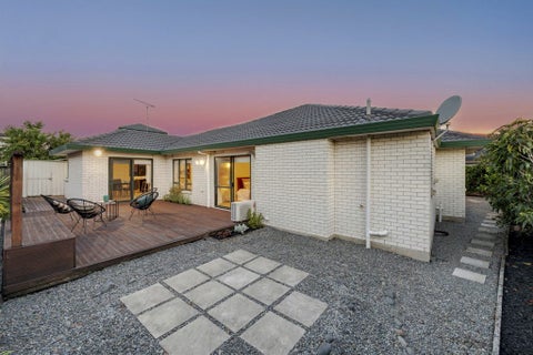 2/119 Kilkenny Drive, Dannemora, Auckland