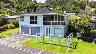 104 Regent Heights, Thames, Thames