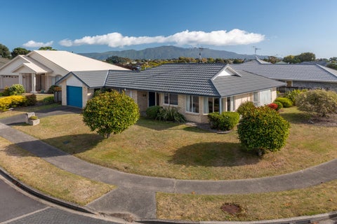 2 Crown Hill, Paraparaumu