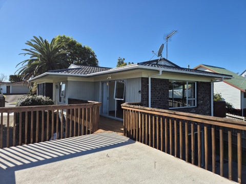27 Amorino Drive, Red Beach, Red Beach