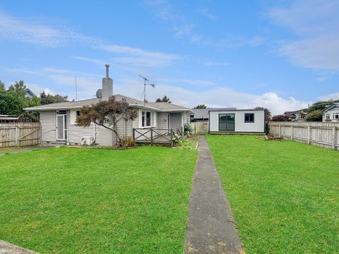 32 Roberts Line, Kelvin Grove, Palmerston North
