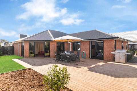 21 Kahawairahi Drive, Beachlands, Auckland