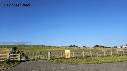 10 Pioneer Road, Waitārere Beach, Levin