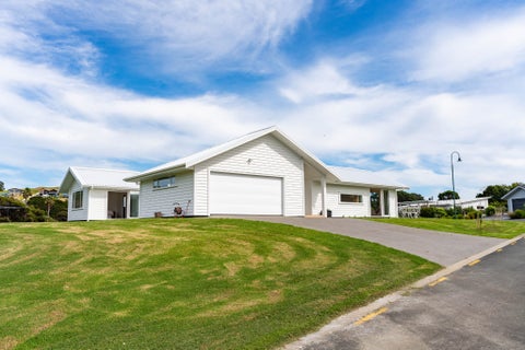 24 Waterman Drive, Langs Beach, Waipu