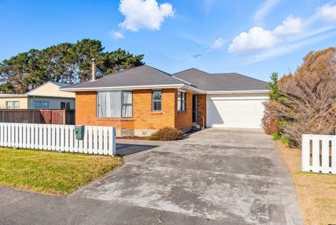 28 Te Kupe Road, Paraparaumu Beach, Paraparaumu