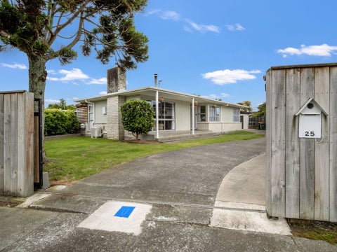 25 Pinedale Parade, Milson, Palmerston North
