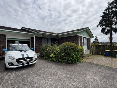 2/42 Frank Evans Place, Henderson, Auckland