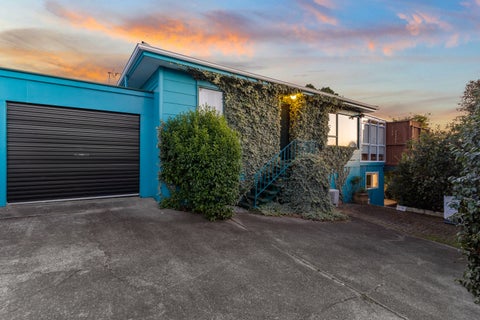 2/38 Aeroview Drive, Beach Haven, Auckland