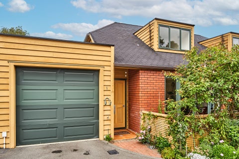 7 Futuna Close, Karori, Wellington