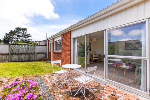 39 Colchester Crescent, Newlands, Wellington