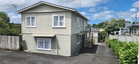 2/315 Rangatira Road, Beach Haven, Auckland