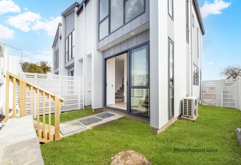 8/234 Te Atatu Road, Te Atatu South, Auckland