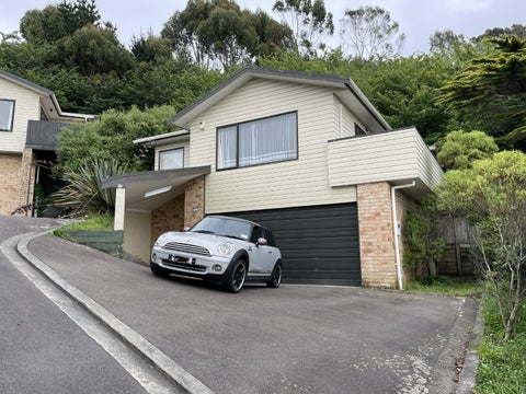 5B Bishops Glen, Tawa, Wellington
