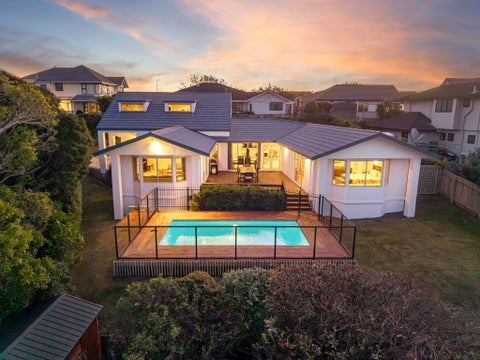 23 Samwell Drive, Whitby, Porirua