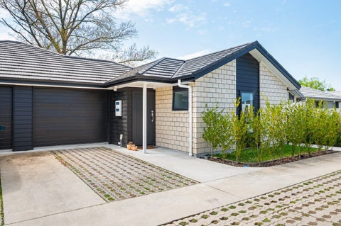 2/10 Keitha Place, Glenview, Hamilton
