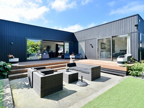 102 Hills Road, Edgeware, Christchurch