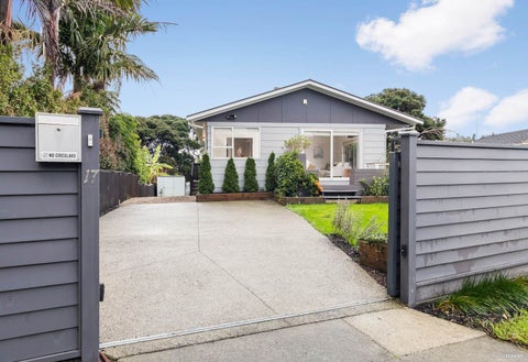 17 Taioma Crescent, Te Atatu Peninsula, Auckland