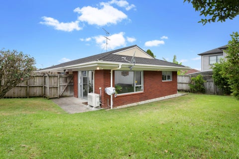 2/8 Stamford Park Road, Mount Roskill, Auckland