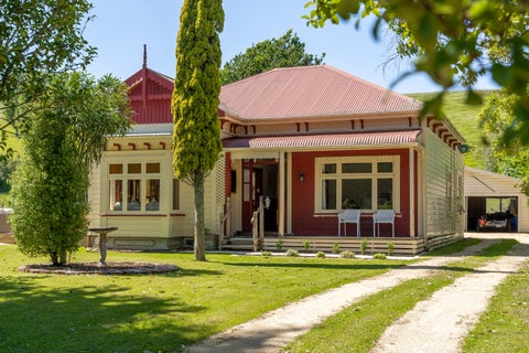1394 Opaki Kaiparoro RD, MASTERTON
