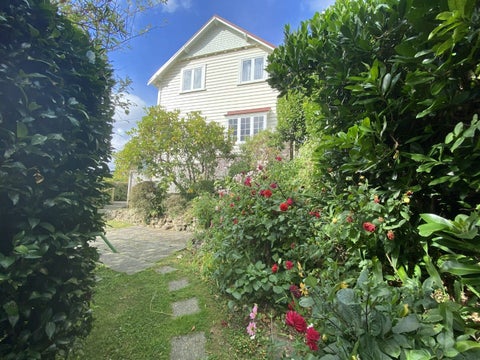 13 Burrows Avenue, Karori, Wellington
