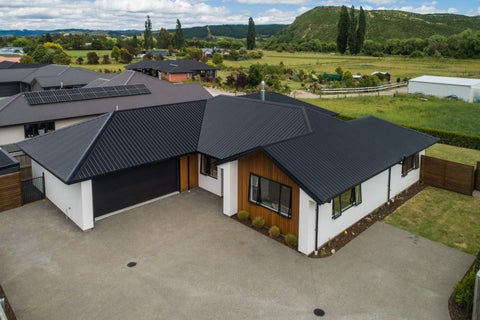 23 George Fyfe Way, Wakefield