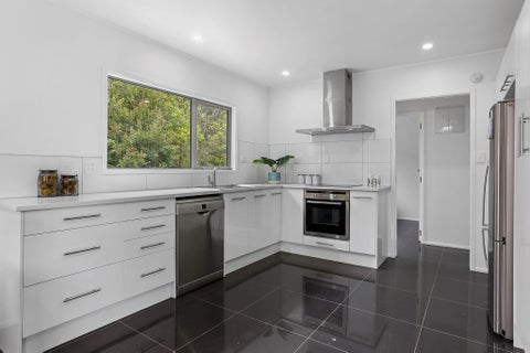 18 John Road, Stanmore Bay, Whangaparaoa