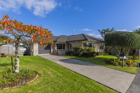 16 Tararua Street, Paraparaumu