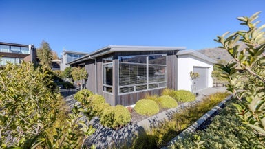 126 Warren Street, Wanaka