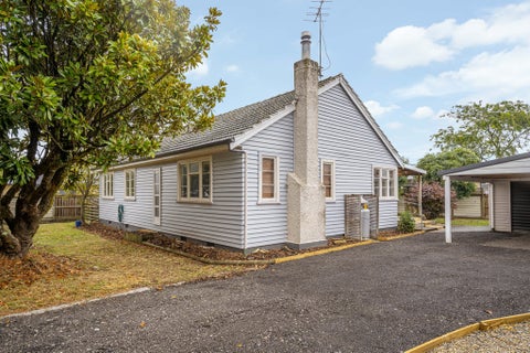 10 Taylor Street, Carterton