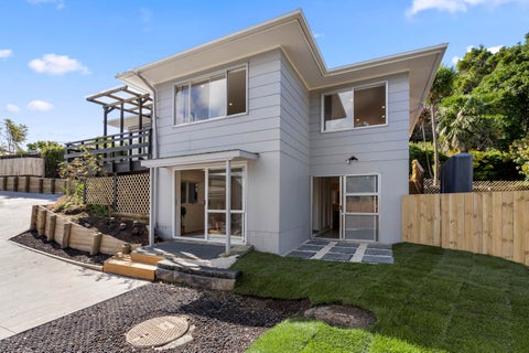 26 Segedin Place, Glenfield, Auckland
