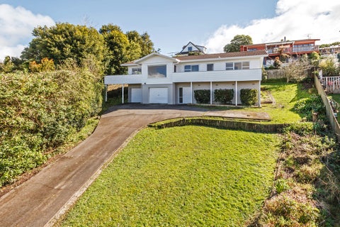 8 Remus Place, Totara Vale, Auckland