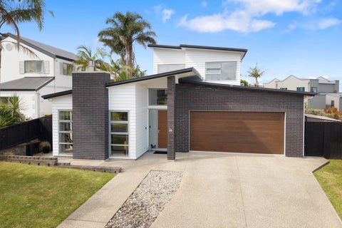 10 Provence Esplanade, Te Atatu Peninsula, Auckland