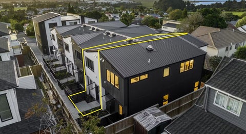 8/18 Roberton Road, Avondale, Auckland