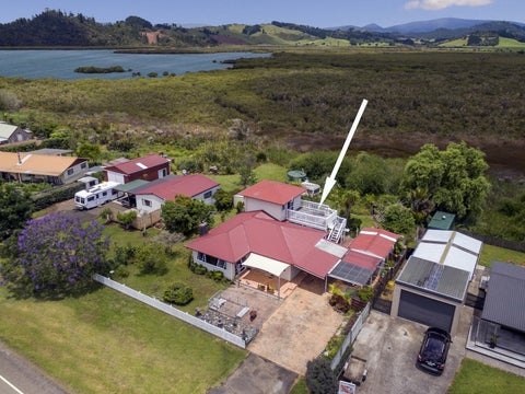 203 South Highway West, Whitianga