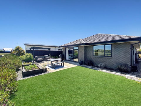 66 Sunline Avenue, Lincoln, Lincoln