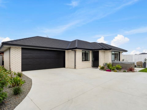 64 Farrier Street, Papamoa