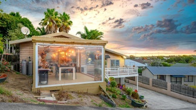 2/24 Cranberry Place, Bucklands Beach, Auckland