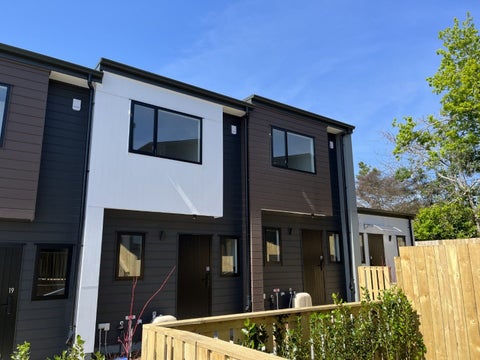 18/241 Don Buck Road, Massey, Auckland