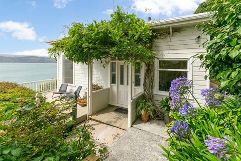 427 Karaka Bay Road, Karaka Bays, Wellington