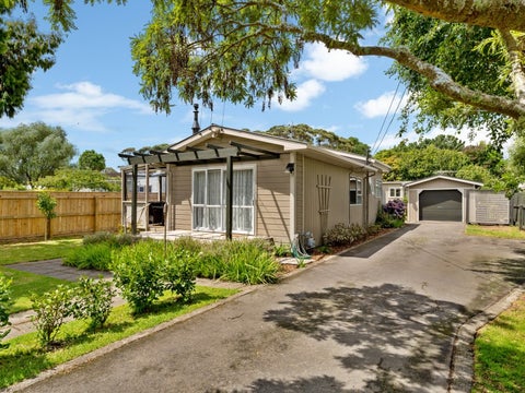 16 Puriri Road, Waikanae