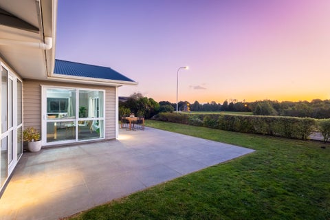 2 Bluewater Place, Paraparaumu