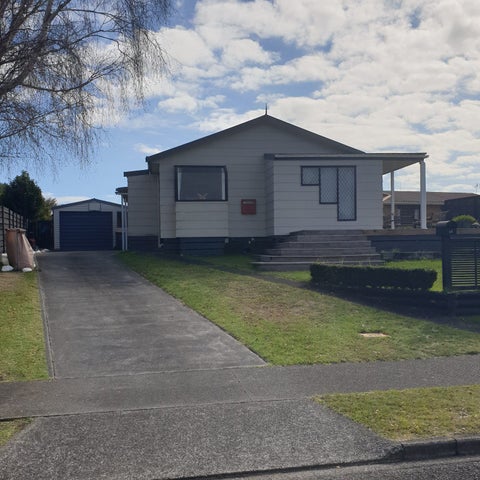40 Edgewater Parade, Waiuku, Waiuku