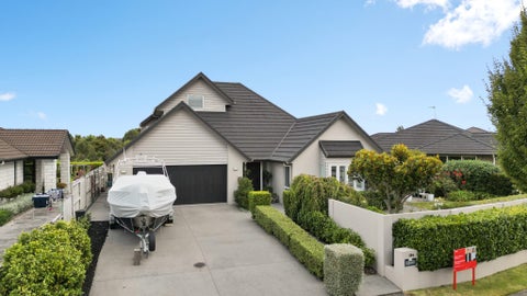 194 Saint James Drive, Huntington, Hamilton