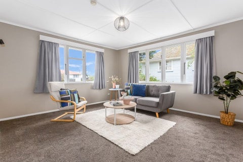 15 Kapiti Crescent, Titahi Bay, Porirua